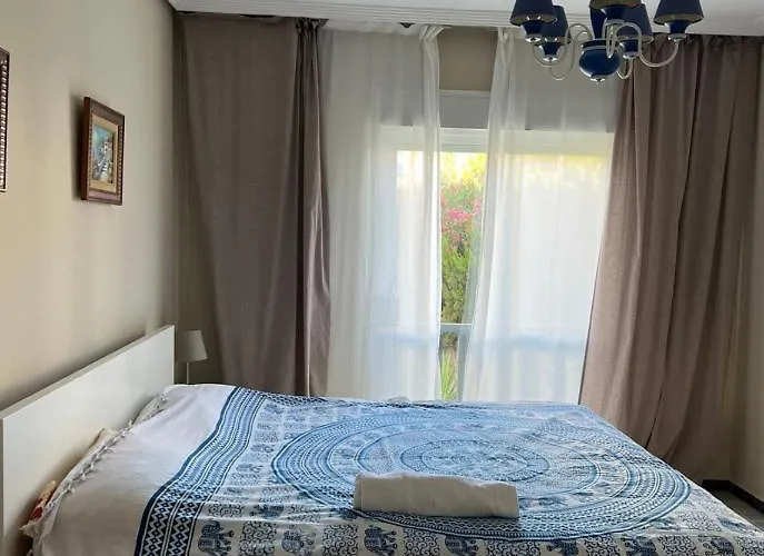 Puerto Banus Medina Garden 公寓